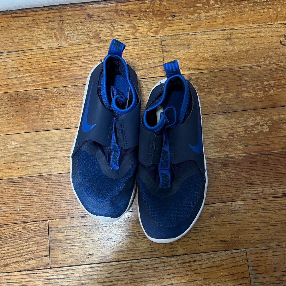 Nike Kids Navy Slip-On Sneakers